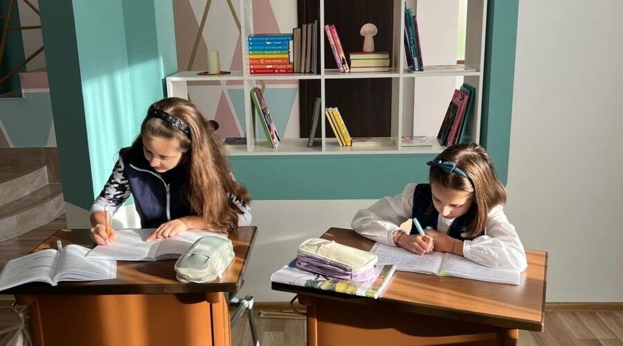 Dahlia after school - sala de activitati scolare