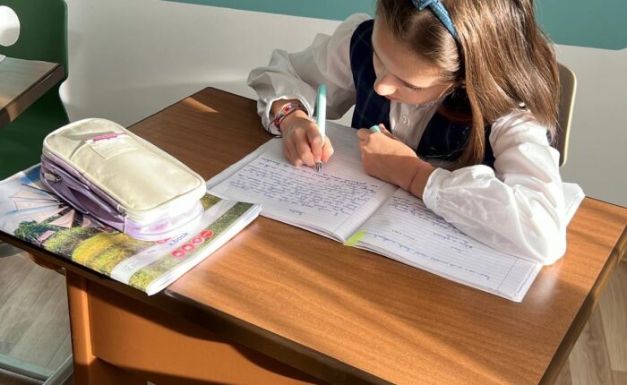 Dahlia after school - sala de activitati scolare